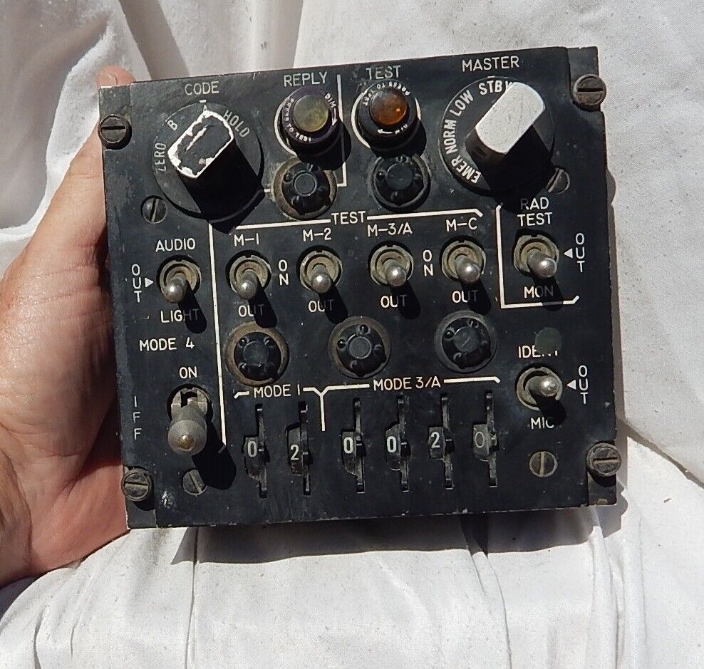 Douglas A-4 Skyhawk Pilot\'s Type IFF Control Panel Type C-6280A(P)/APX Assembly 