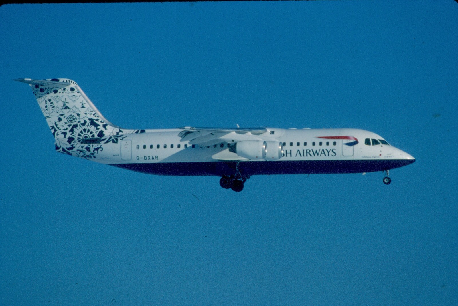 R-311 G-BXAR BRITISH AIRWAYS BAE-146-300 ORIGINAL KODAK SLIDE R-311 G-BXAR BRITISH AIRWAYS BAE-146-300 ORIGINAL KODAK SLIDE