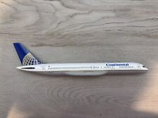Skymark Continental 757-200 1:200 *Parts only* picture