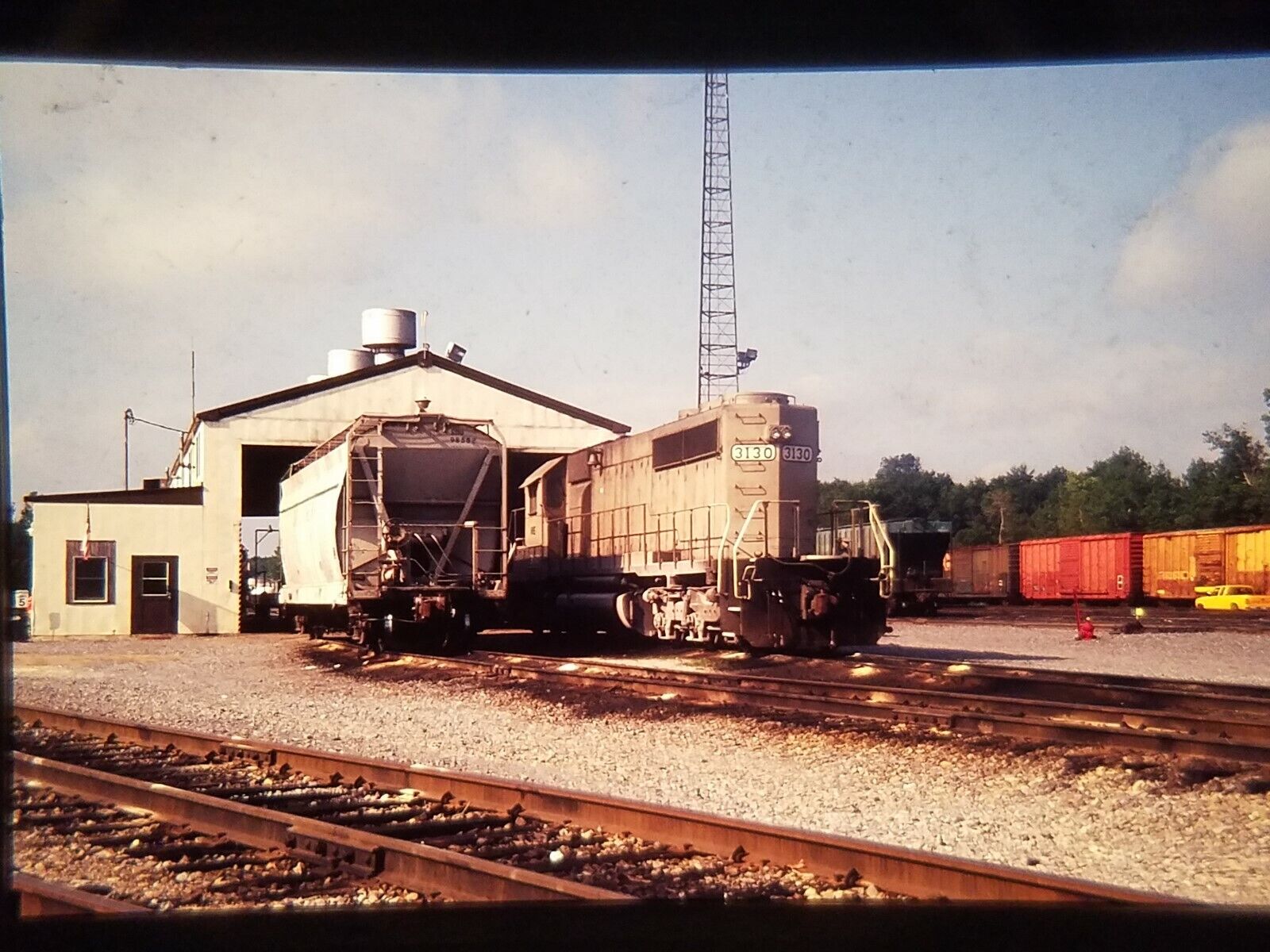 ZK04 TRAIN SLIDE Railroad Short Line NRE 3130 SD40-2 Saratoga 1993