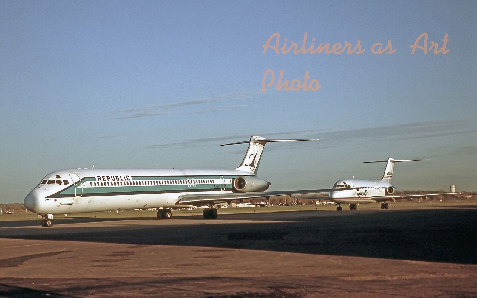 Republic Airlines McDonnell Douglas MD-82 N312RC MSP 1985 8
