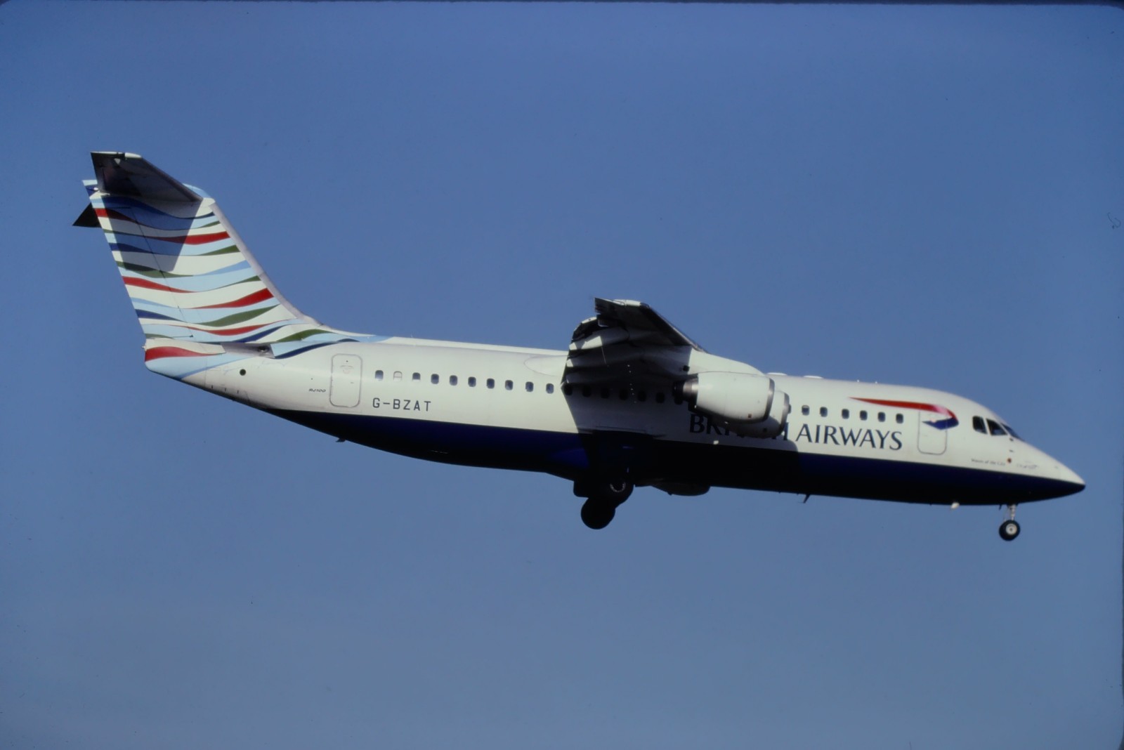 RC567_G-BZAT_BRITISH AIRWAYS_BAE AVRO 146-RJ100 - ORIGINAL KODAK SLIDE RC567_G-BZAT_BRITISH AIRWAYS_BAE AVRO 146-RJ100 - ORIGINAL KODAK SLIDE