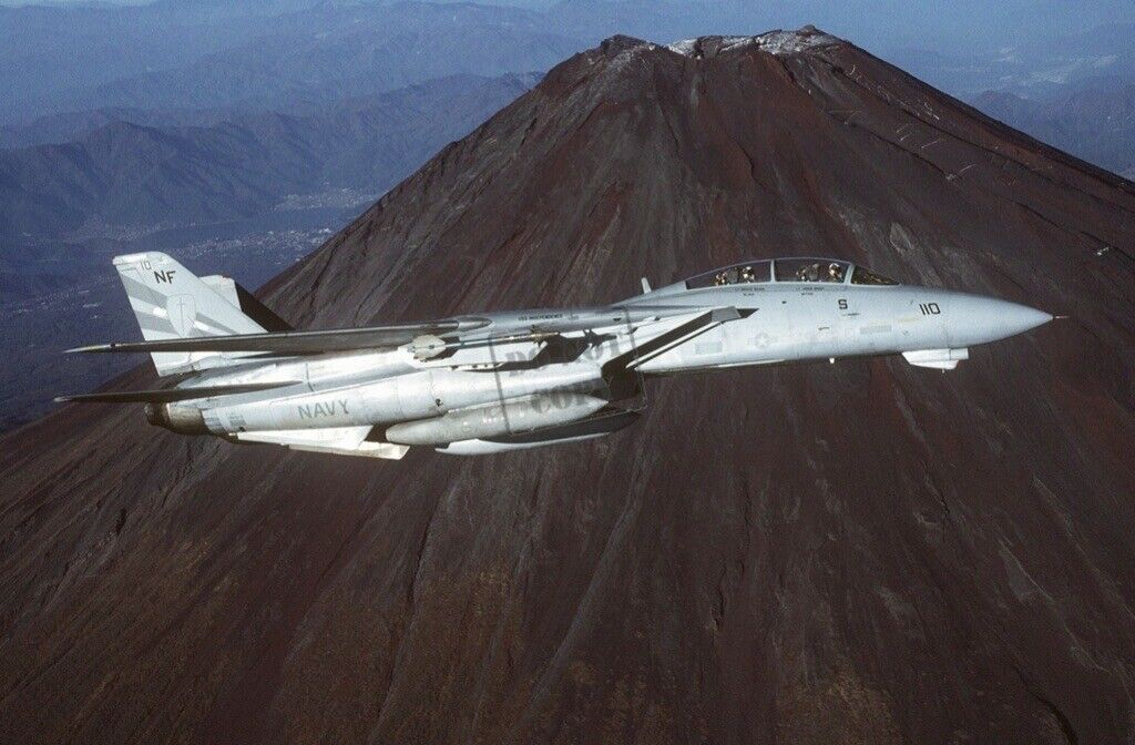  US NAVY USN F-14A Tomcat aircraft summit of Mount Fuji 12X18 Photograph