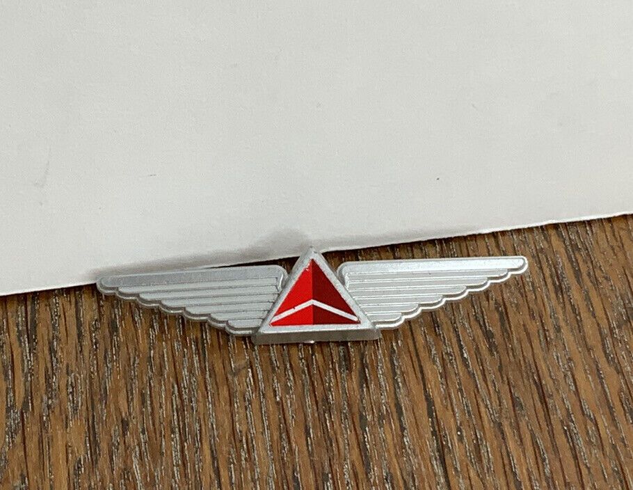 Vintage Delta Airlines Wings Junior Pilot First Flyer Plastic Lapel Pin