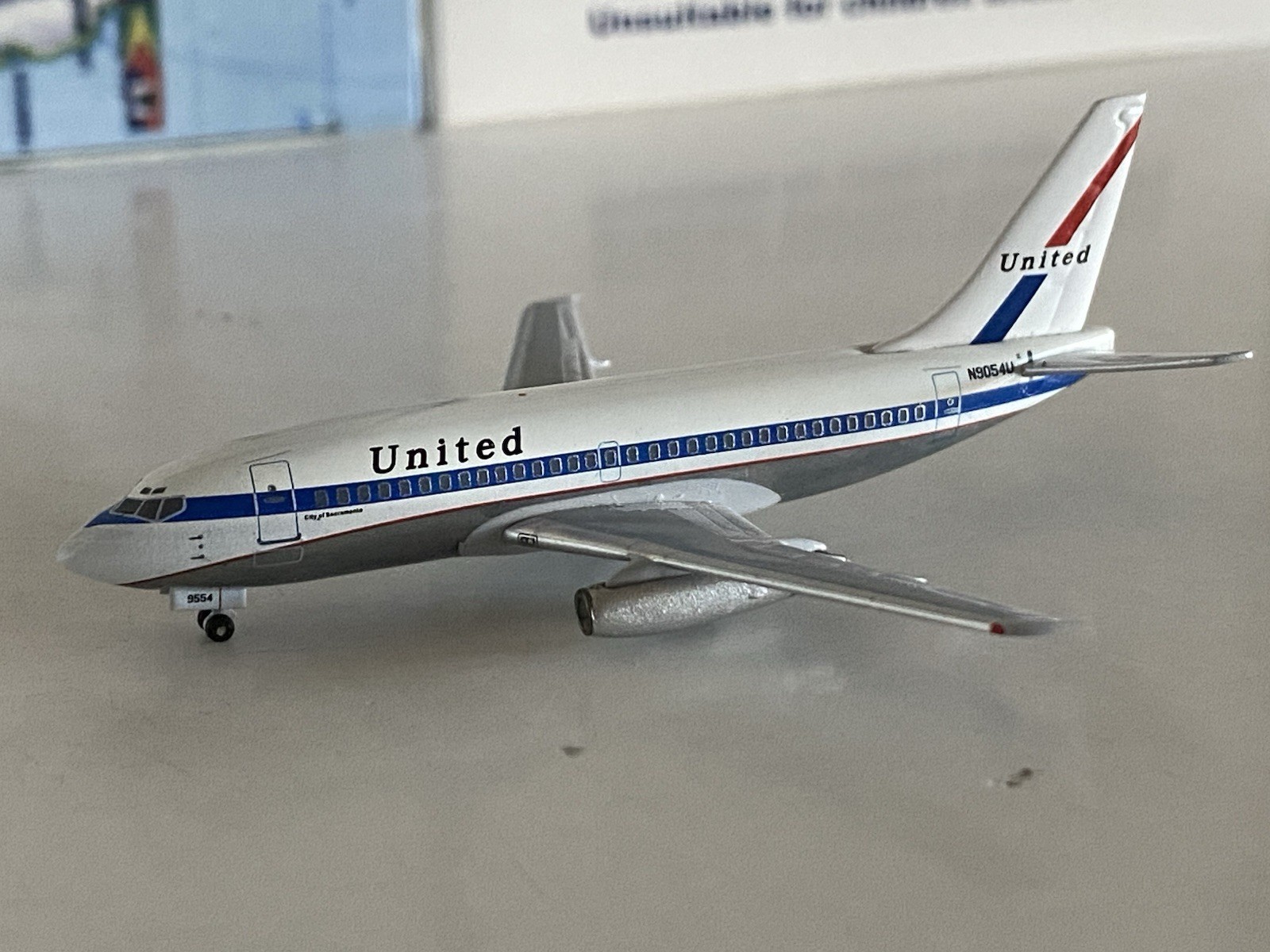 Aeroclassics United Airlines Boeing 737-200 1:400 N9054U ACN19626 Mainliner