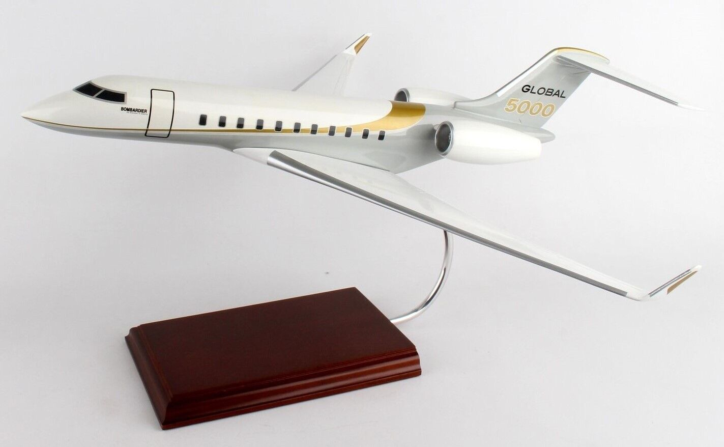 Bombardier Global 5000 Business Private Jet Desk Display Model 1/55 ES Airplane