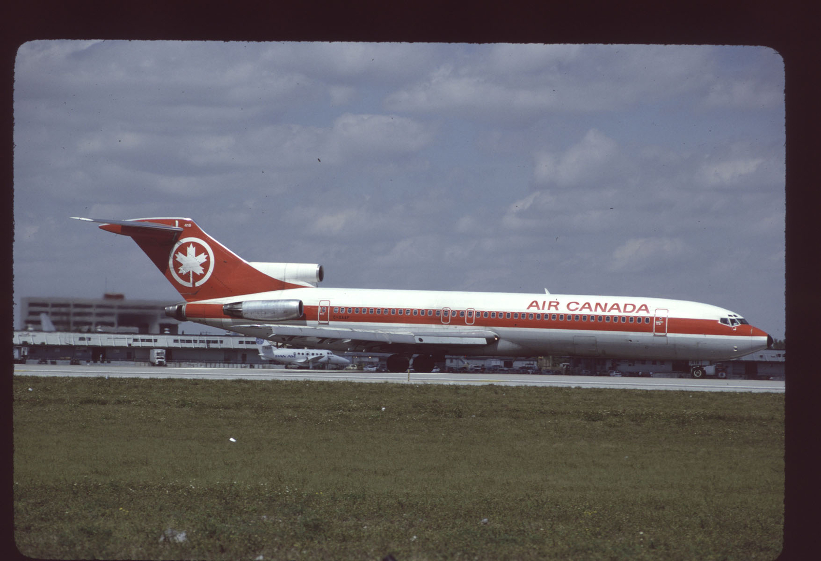 Orig 35mm airline slide Air Canada 727-233 C-GAAP Orig 35mm airline slide Air Canada 727-233 C-GAAP