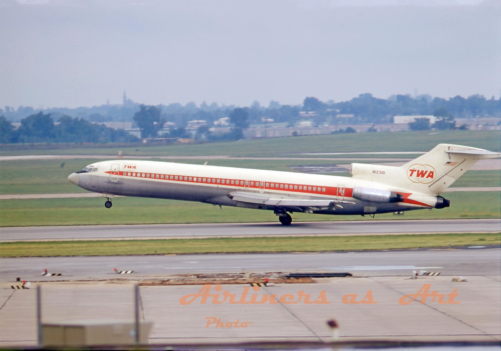 TWA Boeing 727-231 N12301 at STL in September 1973 8\