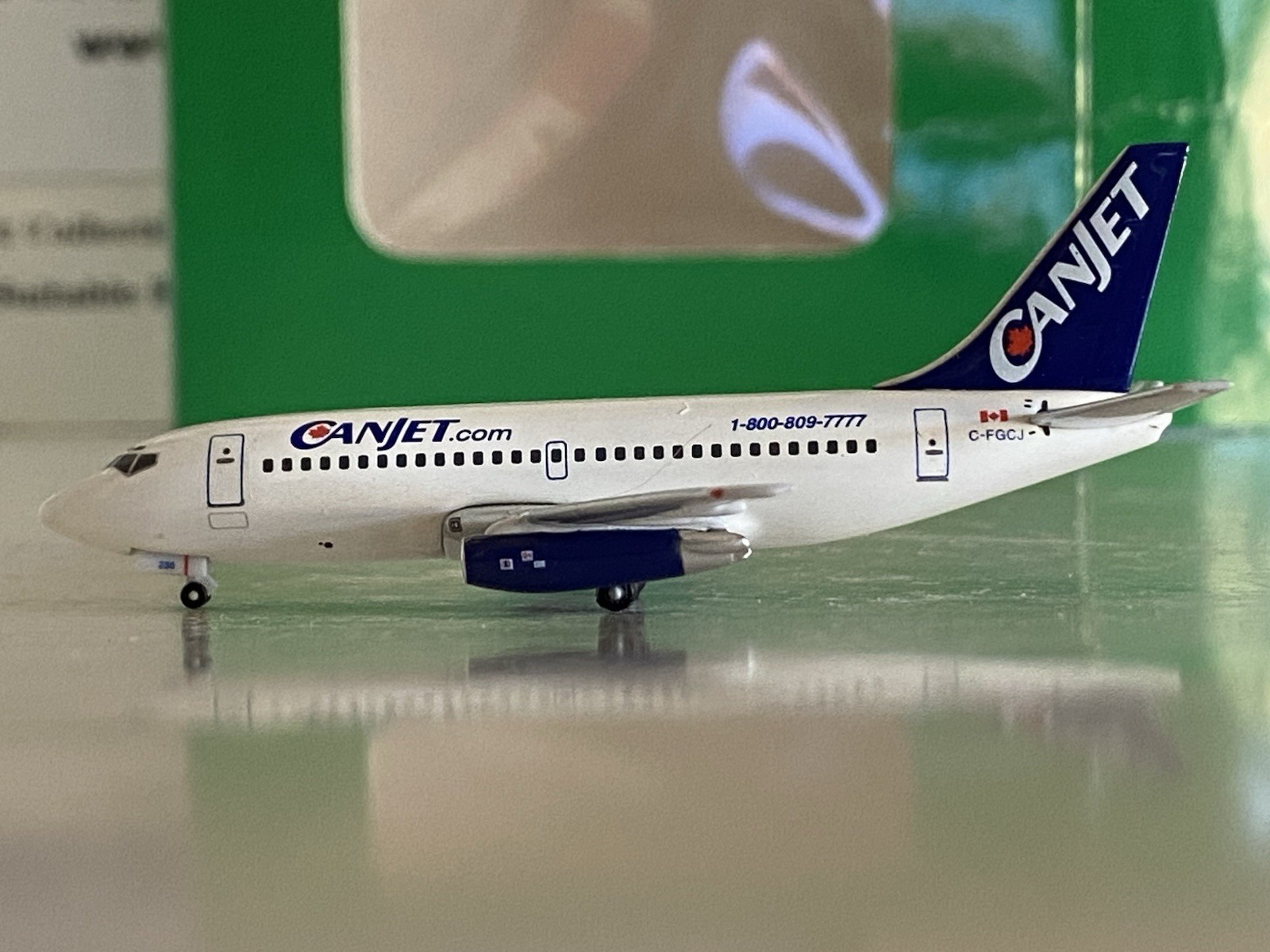 Aeroclassics CanJet Boeing 737-200 1:400 C-FGCJ ACCFGCJ