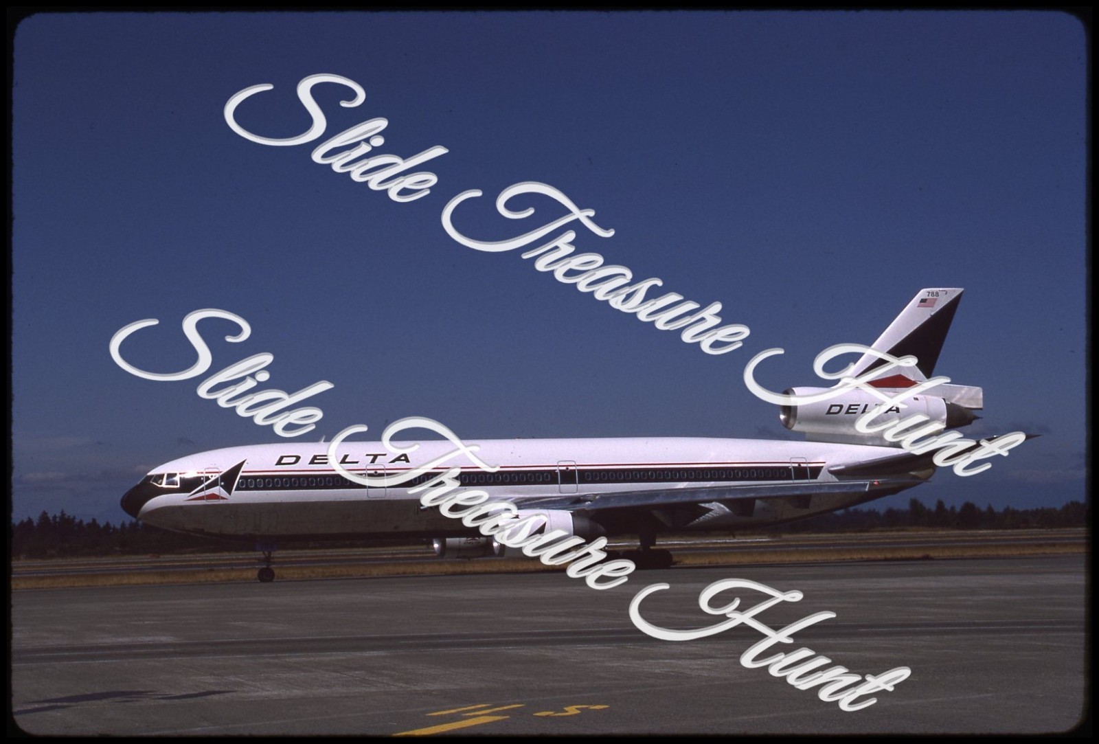 Douglas DC-10 Aircraft Delta Airlines N914WA 35mm Slide 1980s Kodachrome