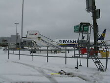 Photo 6x4 Apron scene Edinburgh Airport The snowstorm from Siberia at the c2018 picture