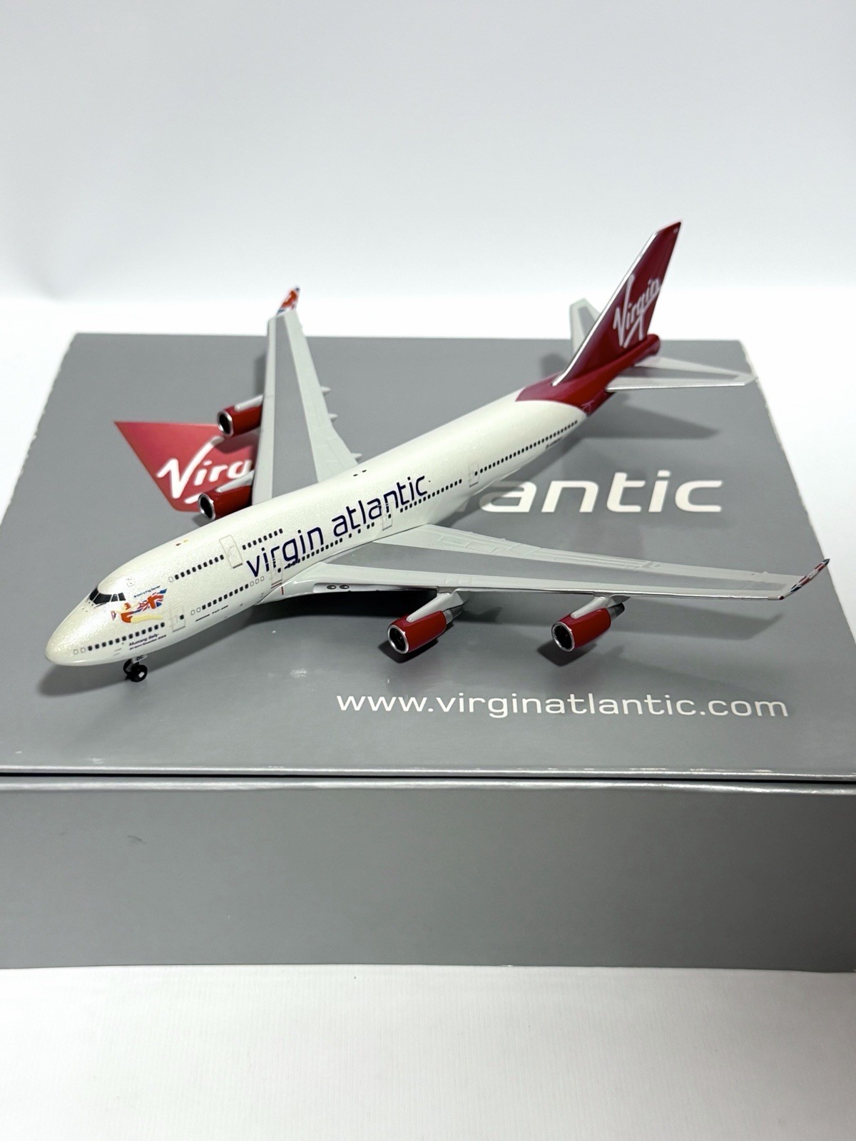 1:400 Gemini Jets Virgin Atlantic Boeing 747-400 G-VROC