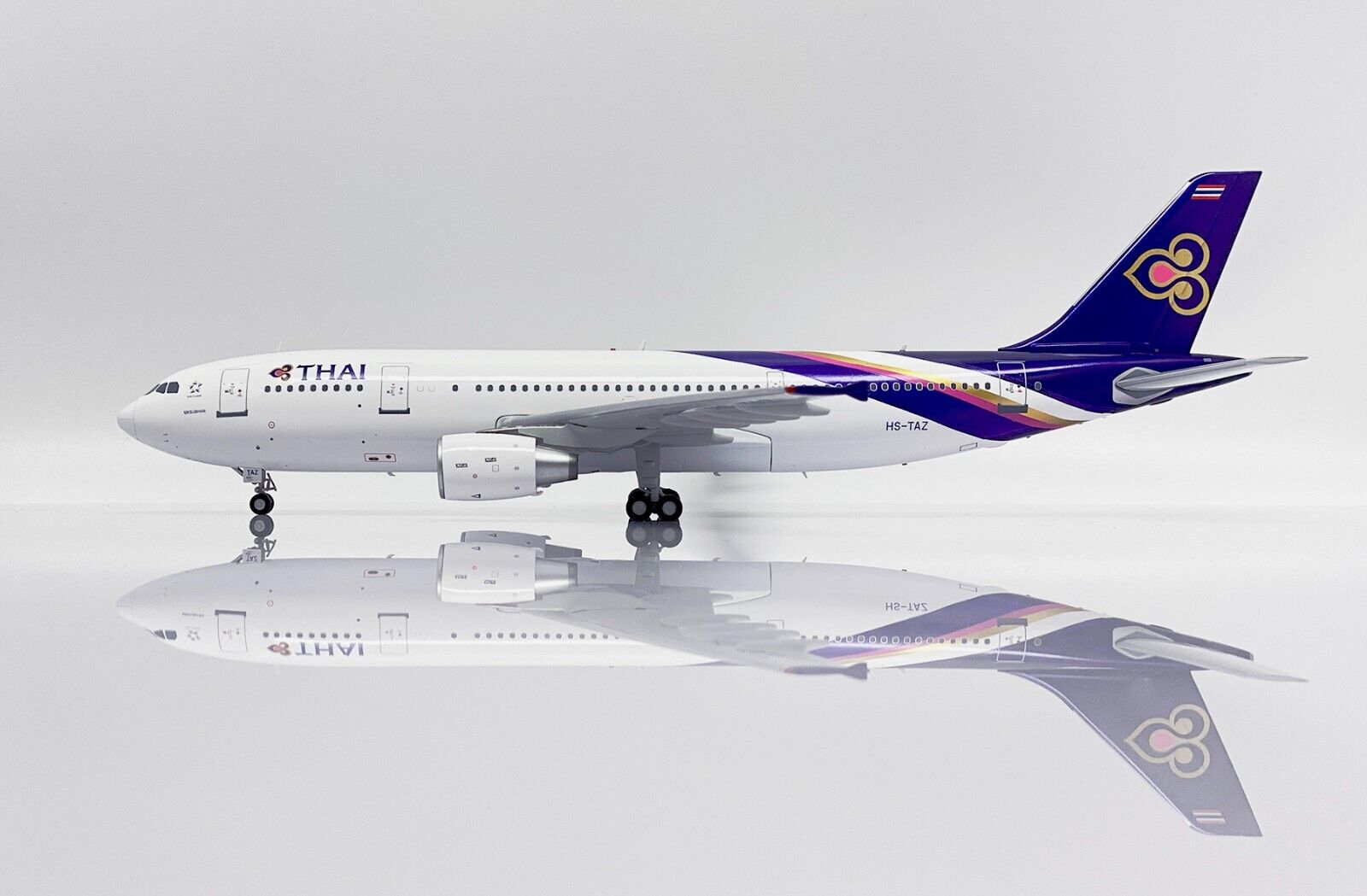 Thai Airways A300-600R Reg: HS-TAZ JC Wings Scale 1:200 Diecast XX20216 (E)