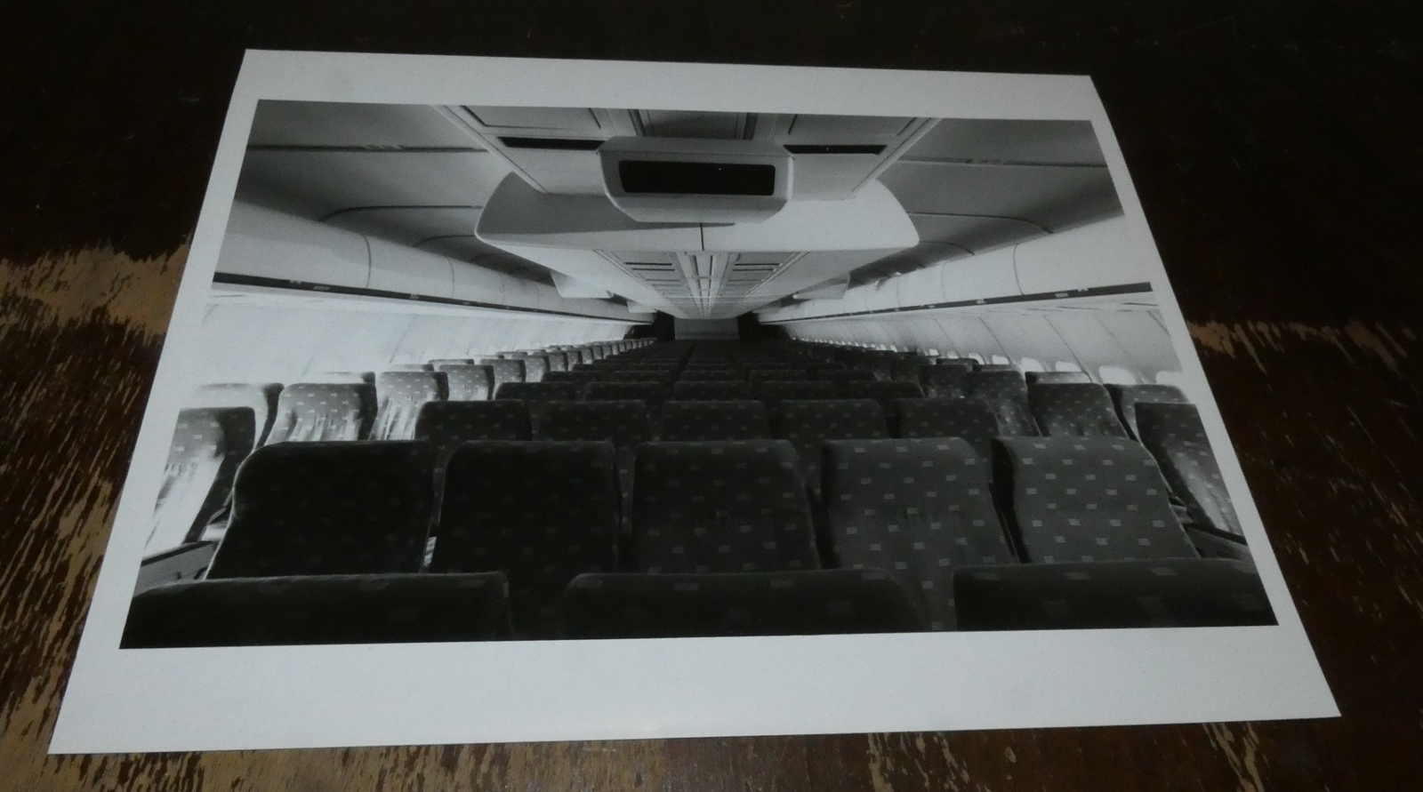 AMERICAN AIRLINES MD-11 LUXURYLINER PHOTO PRINT 8 BY 10