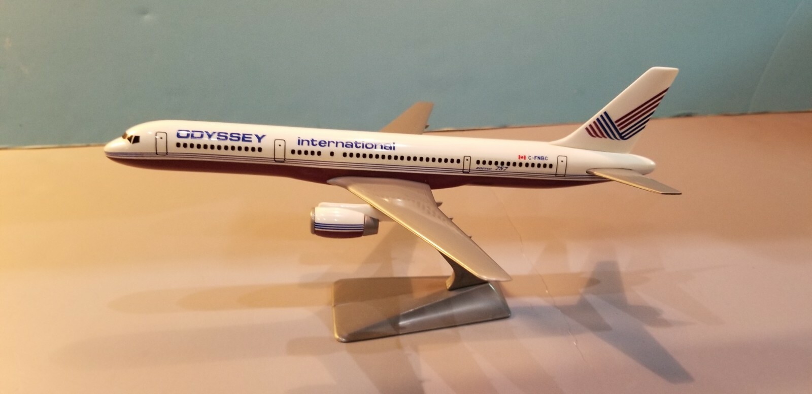 FLIGHT MINIATURE ODYSSEY INTERNATIONAL 757-200 1:200 SCALE MODEL