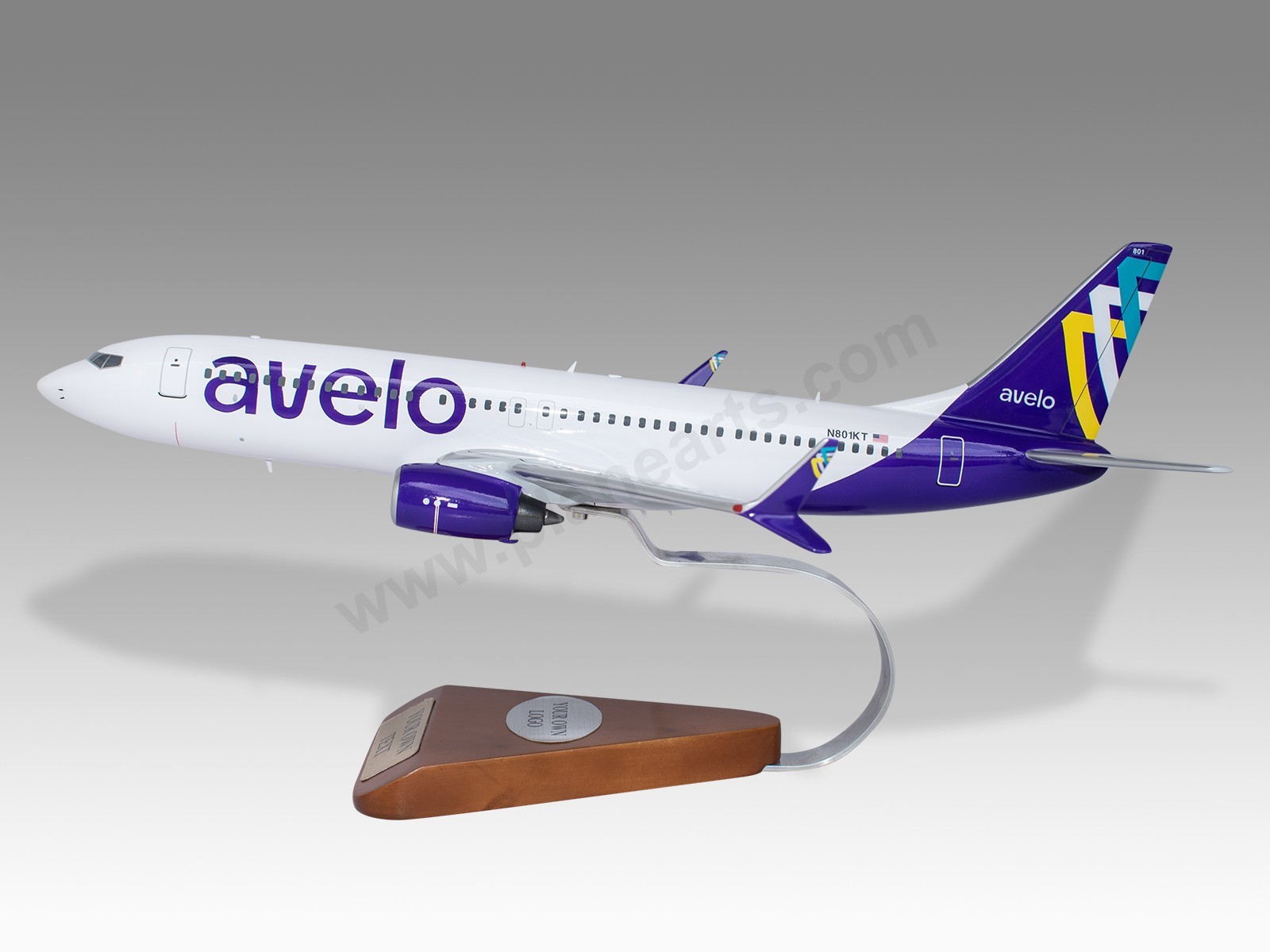 Boeing 737-800 Avelo Airlines Ver.2 Mahogany Wood Handmade Desktop AirplaneModel