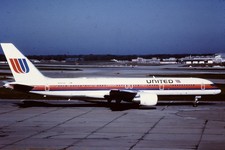 United Airlines, Boeing 757-200 N550UA, at airport, aviation aircraft slide picture