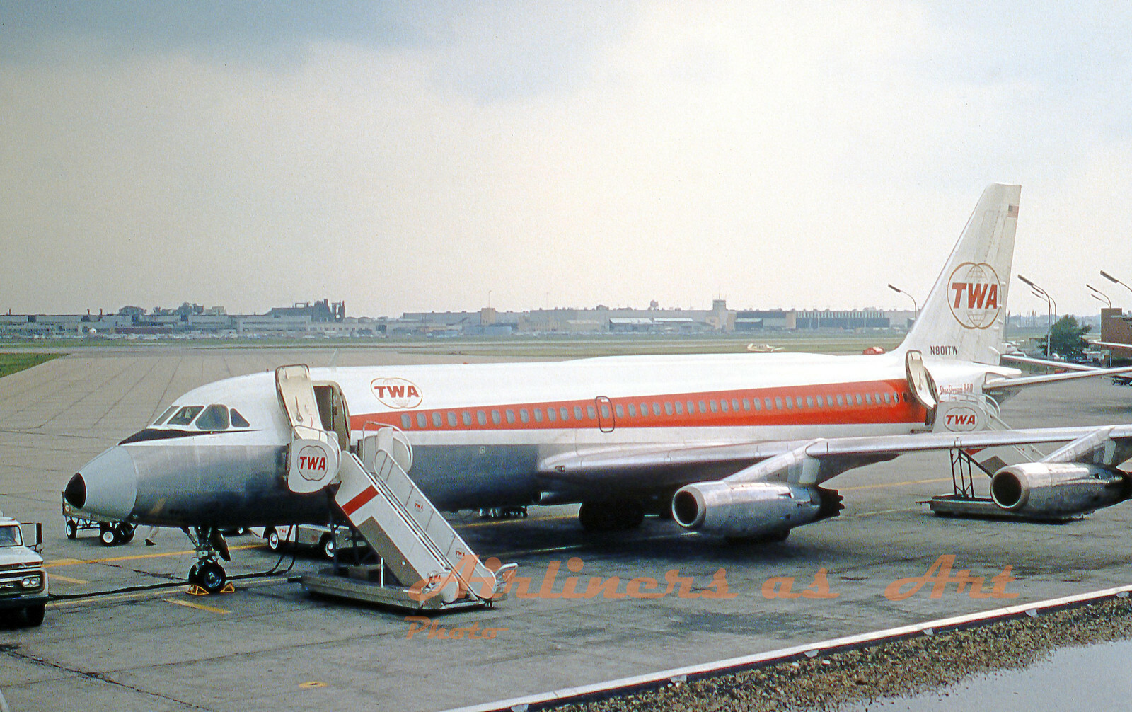 TWA Convair 880 N801TW at CMH in July 1967 8