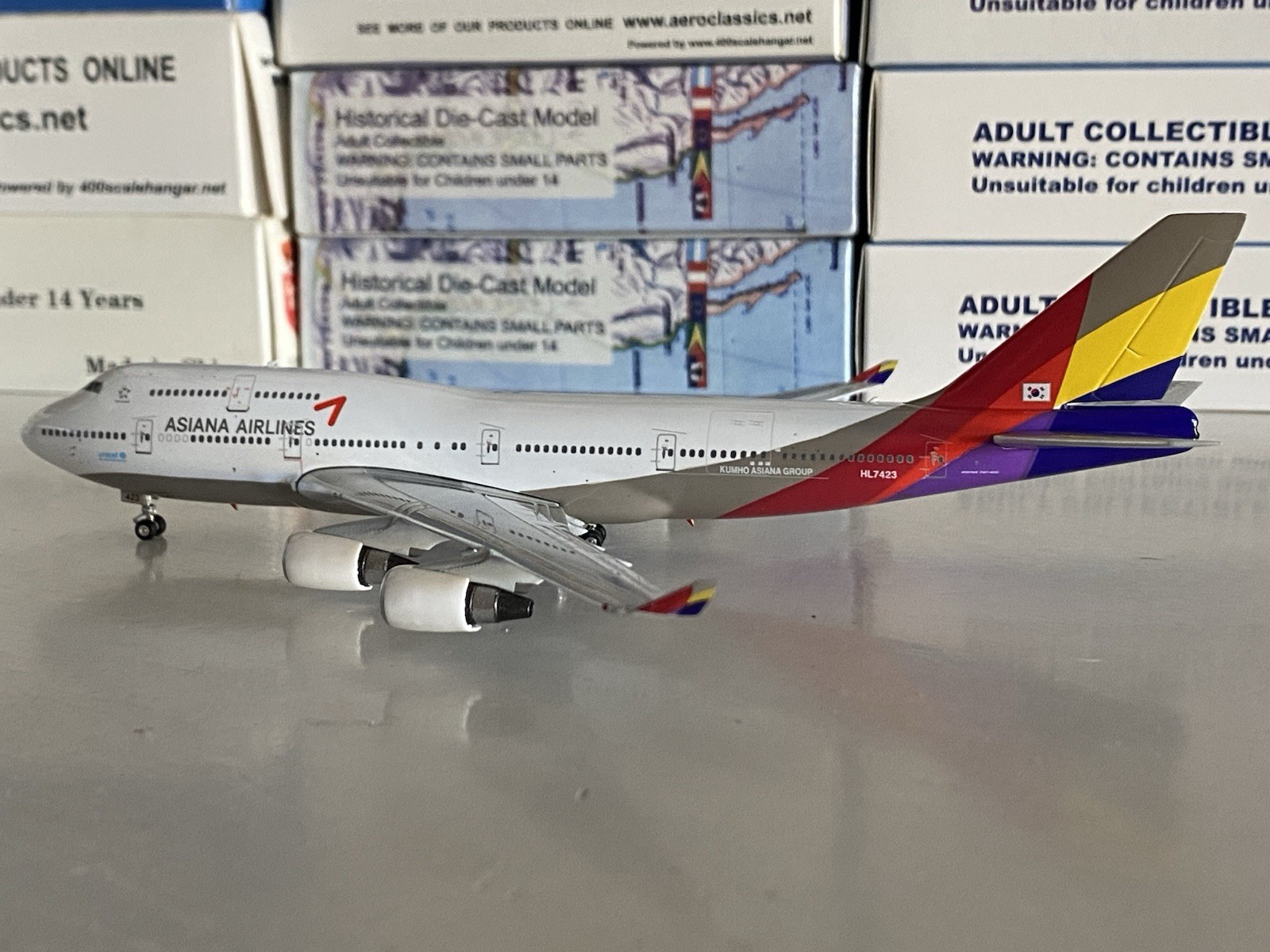 Phoenix Models Asiana Airlines Boeing 747-400 1:400 HL7423 PH411615 PH4AAR2037