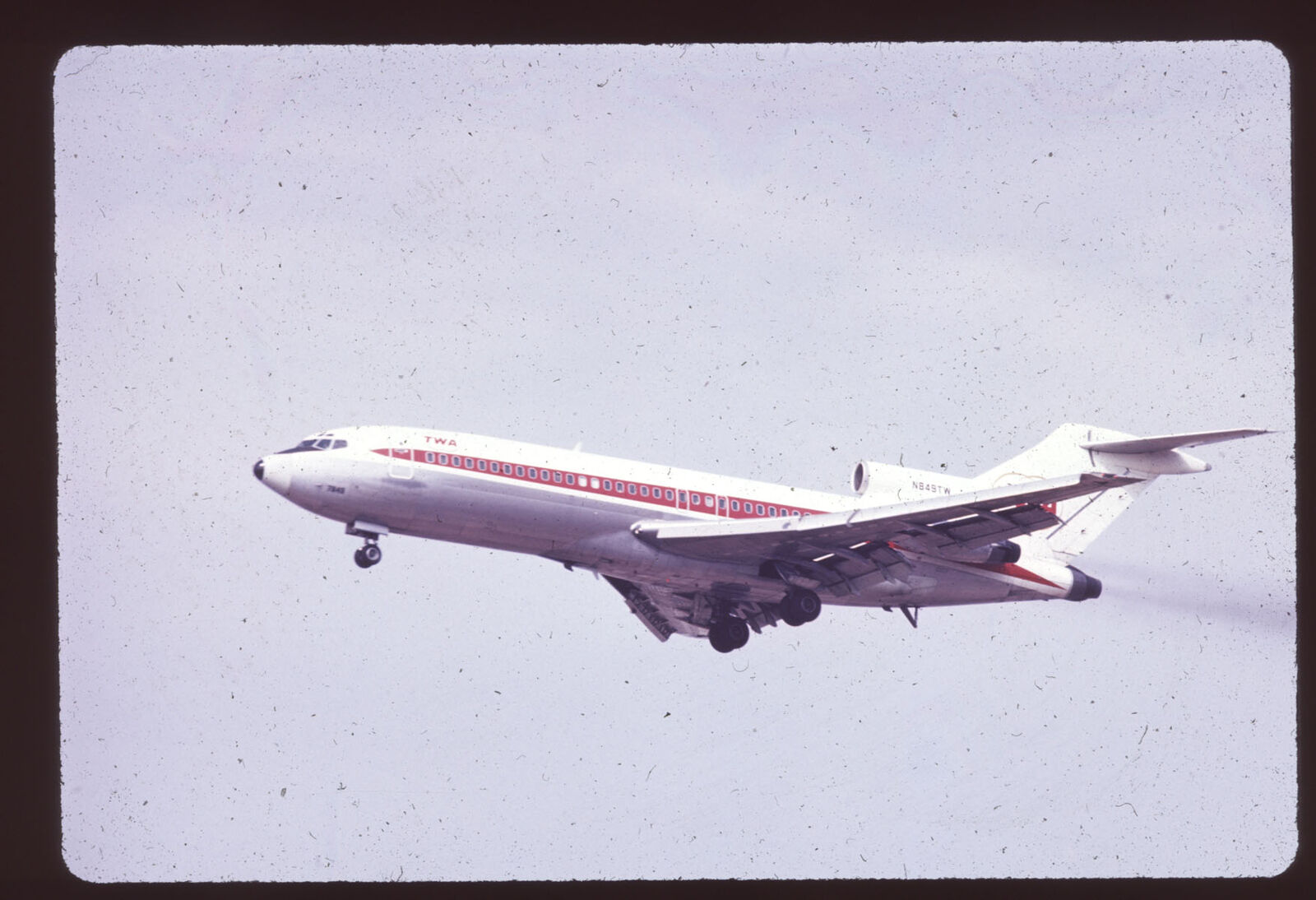 Dupe 35mm airline slide TWA Trans World Airlines 727-100 N849TW [3041]