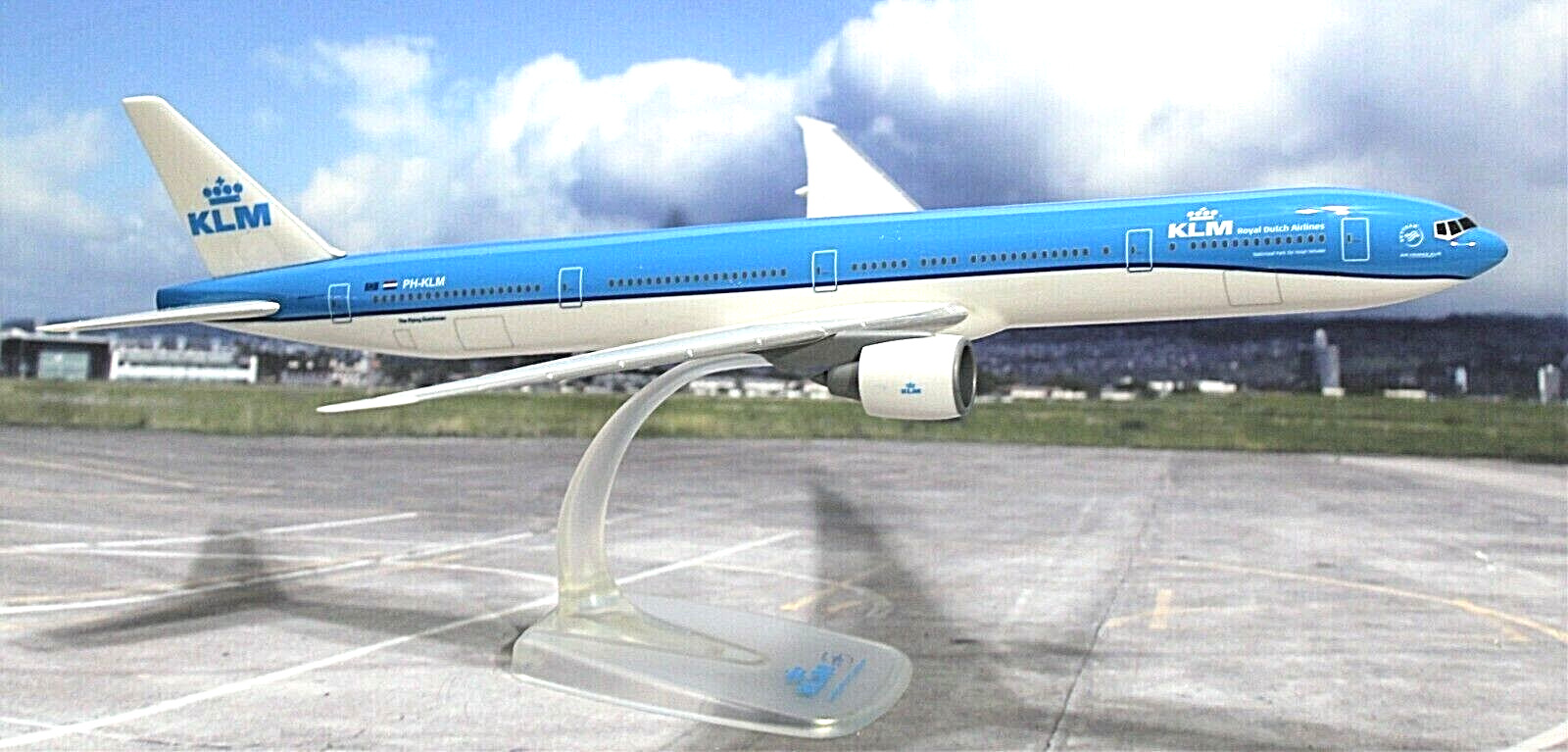 PPC Holland  Boeing 777 300ER  KLM Royal Dutch Airlines  1:200 Scale