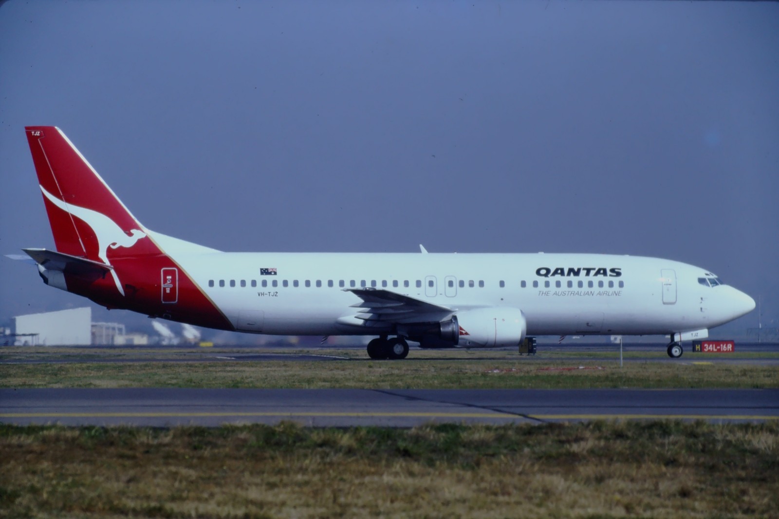 RI238_VH-TJZ_QANTAS_B737-476_1997_SYD - ORIGINAL KODAK SLIDE RI238_VH-TJZ_QANTAS_B737-476_1997_SYD - ORIGINAL KODAK SLIDE