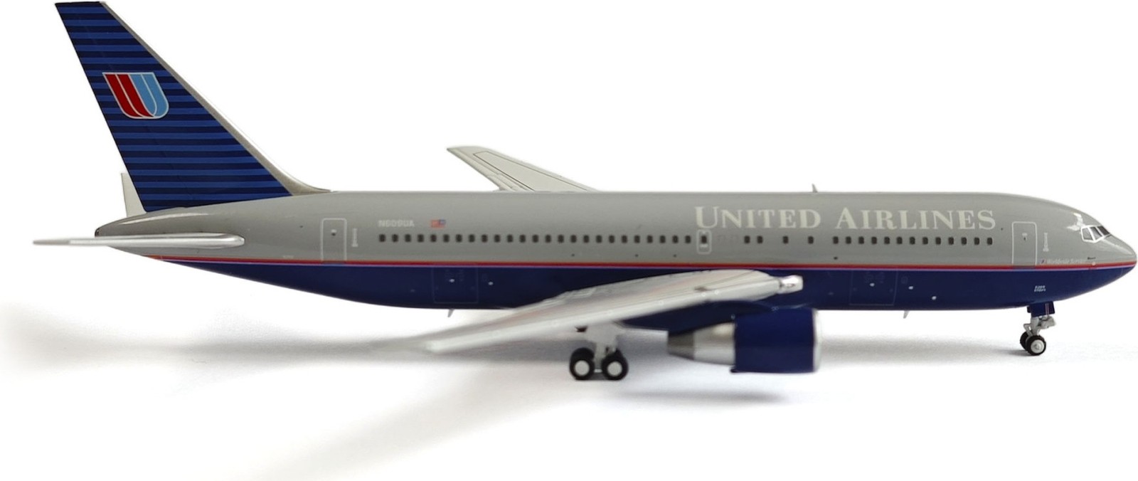 United Airlines Boeing 767-200ER N609UA 1:400 by Motor City Classics