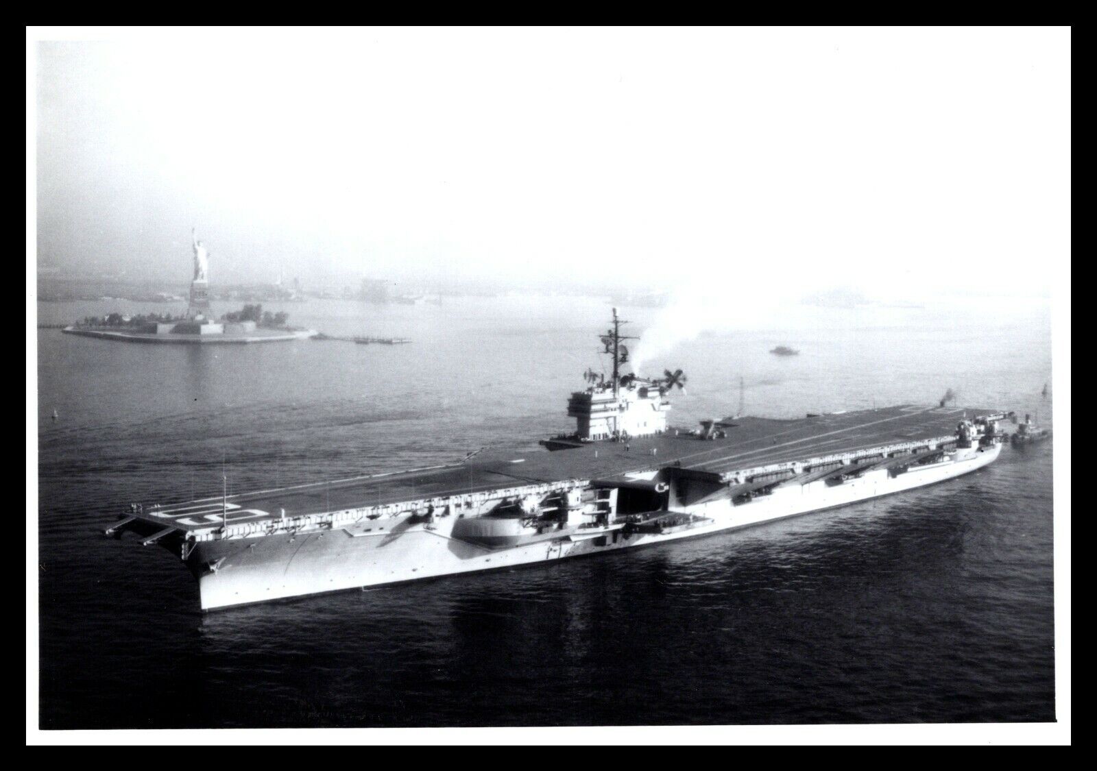 Photo USS Saratoga CV-60