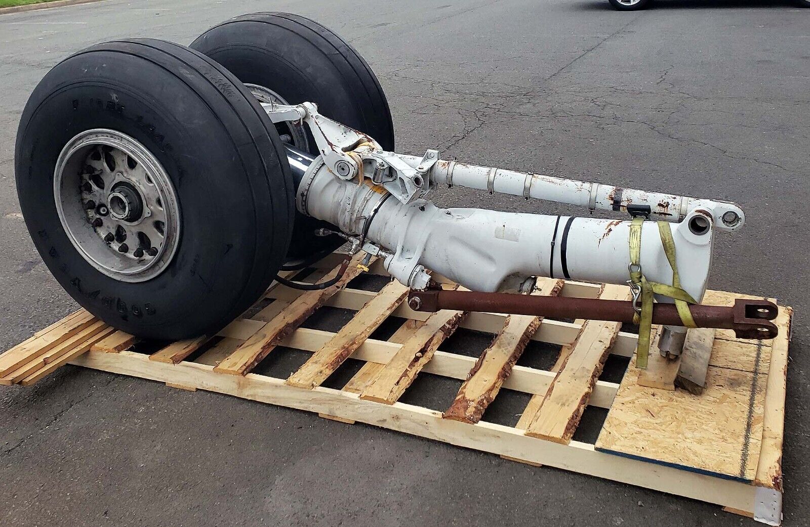 Boeing 737 Landing Gear with 497F02T6 Tire and Rim and Brake Boeing 737-200