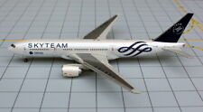 JC Wings 4094 China Southern Boeing 777-200ER Skyteam B-2056 Diecast 1/400 Model picture