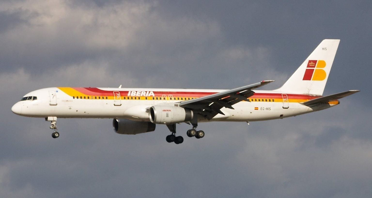 Boeing 757-200 B-757 Iberia Desk Wood Airplane New Model Small Scale 1/130
