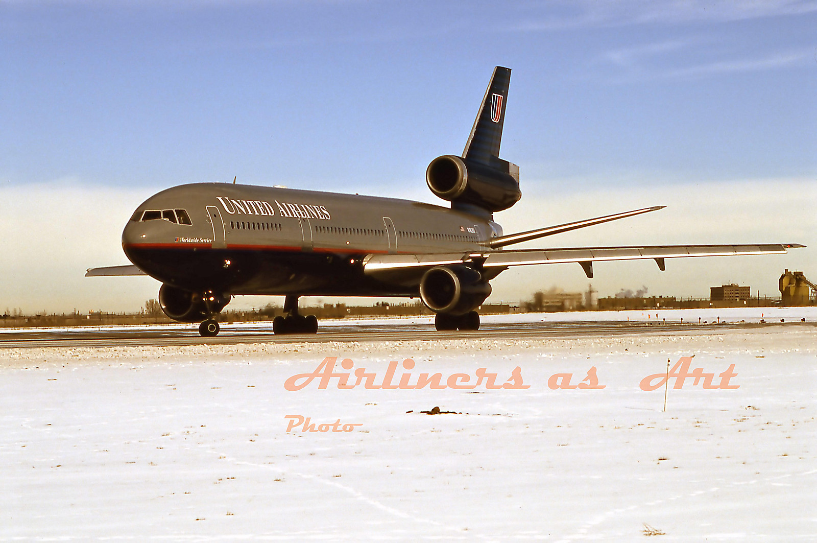 United Airlines Douglas DC-10-10 N1828U at DEN February 1995 8\